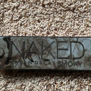 Urban Decay Naked Smokey palette